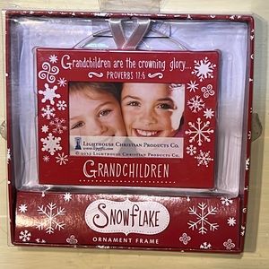 Snowflake frame ornament-grandchildren NWT